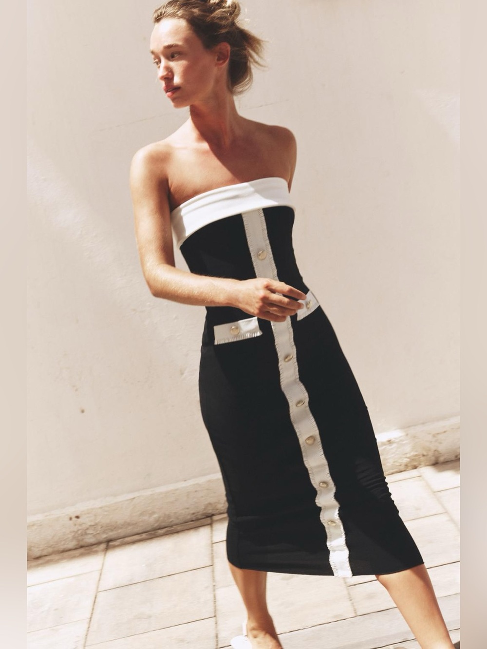 ZARA Strapless stretchy sculpt bandeau dress with gold button detail - Picture 3 of 13